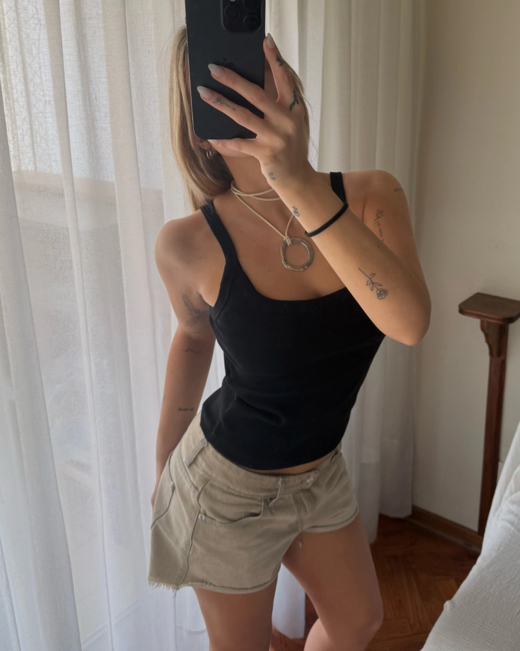 Musculosa Avaia | Negro 2